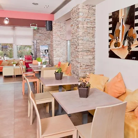 Astros Boutique Hotel 3*