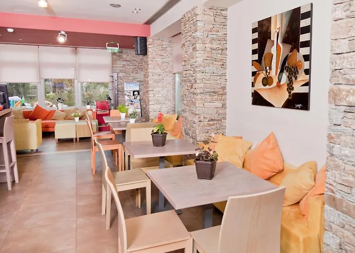 Astros Boutique Hotel 3*