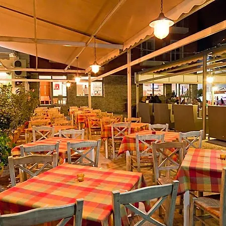 Astros Boutique Hotel 3*