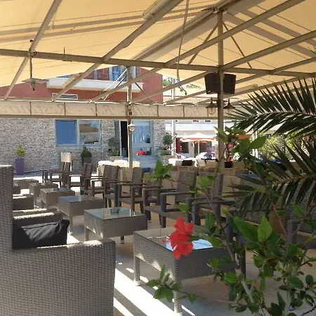 Astros Boutique Hotel 3*