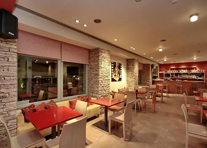 Отель Astros Boutique 3*